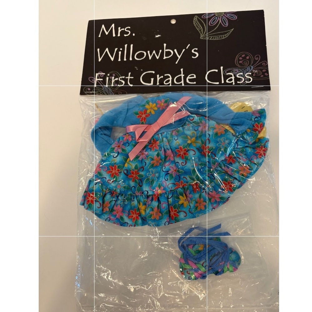 Mrs. Willowby's Kindergarten 12" Doll Dress and Shoes